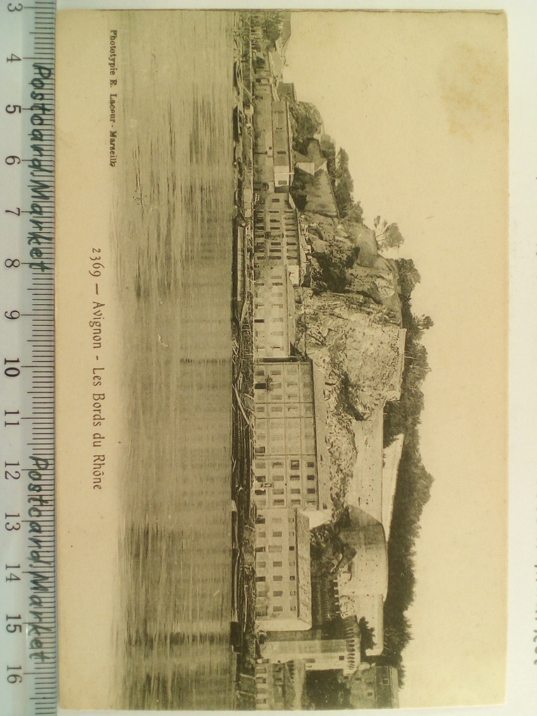 /France/FR_place_19xx_Avignon - Les Bords du Rhone.jpg